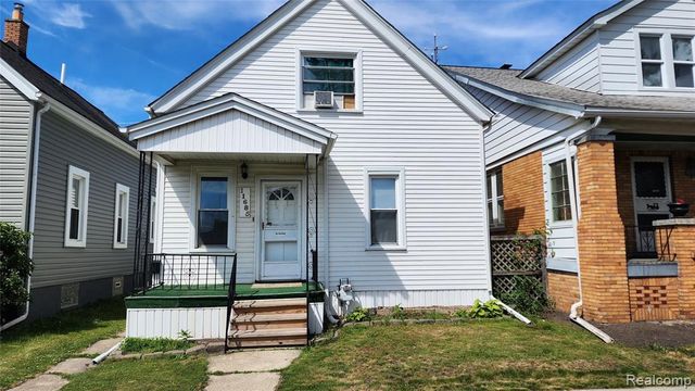 11685 Mitchell St Street, Hamtramck, MI 48212