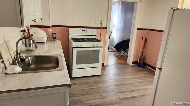 11685 Mitchell St Street, Hamtramck, MI 48212