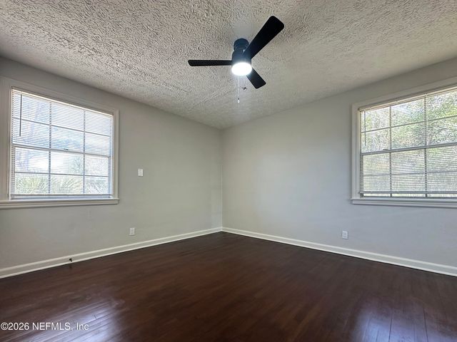 1239 GLEN LAURA Road, Jacksonville, FL 32205