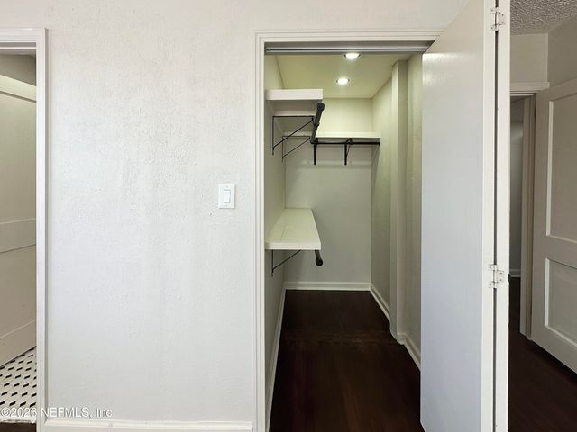 1239 GLEN LAURA Road, Jacksonville, FL 32205