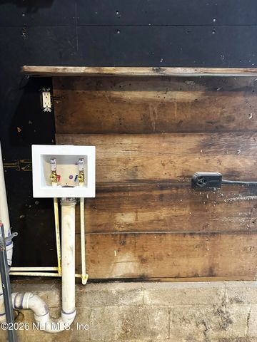 1239 GLEN LAURA Road, Jacksonville, FL 32205