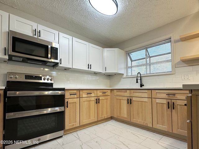 1239 GLEN LAURA Road, Jacksonville, FL 32205