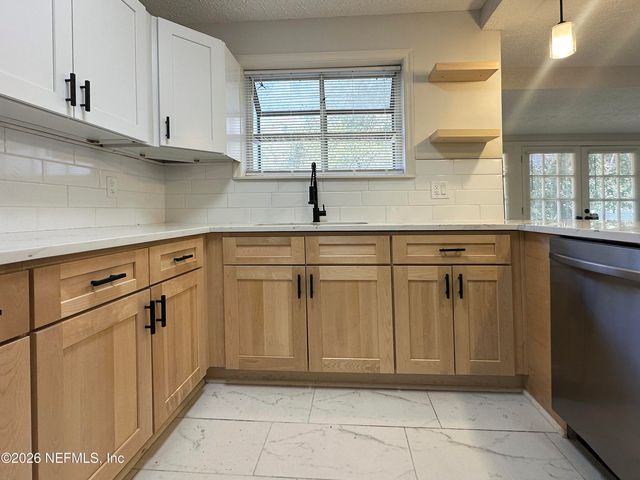 1239 GLEN LAURA Road, Jacksonville, FL 32205