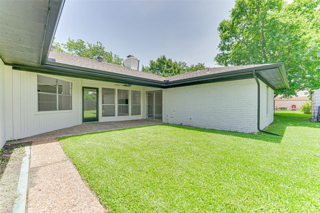 1822 Westshore Drive, Garland, TX 75043
