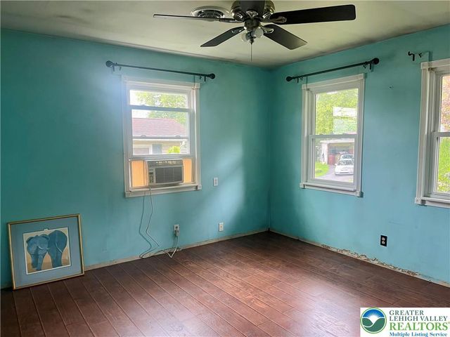 1293 Ellsworth Drive, Whitehall Twp, PA 18052