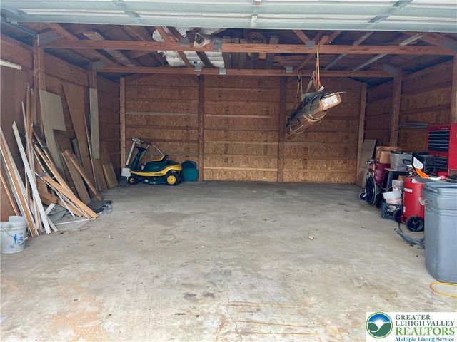 1293 Ellsworth Drive, Whitehall Twp, PA 18052