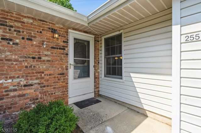 255 Glastonbury Ln, Franklin Twp., NJ 08873
