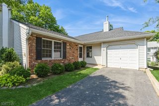 255 Glastonbury Ln, Franklin Twp., NJ 08873