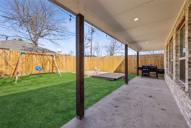 135 Birch Lane, Roanoke, TX 76262