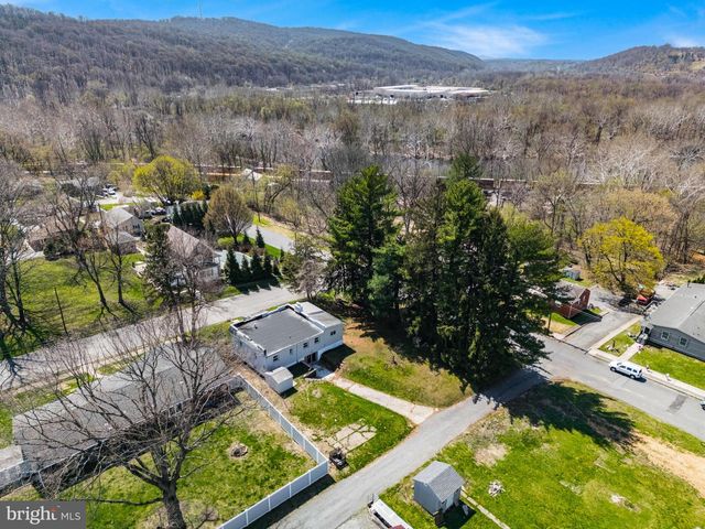 1714 ELLIOTT AVE, Bethlehem, PA 18018