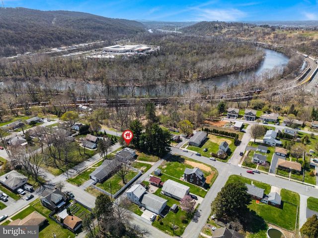 1714 ELLIOTT AVE, Bethlehem, PA 18018