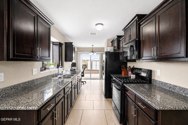1112 Cielo Bonito Drive, Socorro, TX 79927