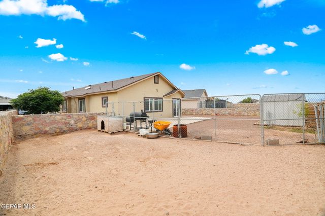 1112 Cielo Bonito Drive, Socorro, TX 79927