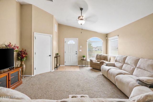 1112 Cielo Bonito Drive, Socorro, TX 79927