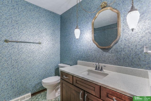 6246 S 150th Street, Omaha, NE 68137