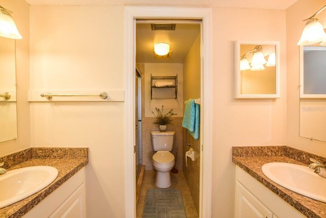 408 CERROMAR CIRCLE S 236, Venice, FL 34293