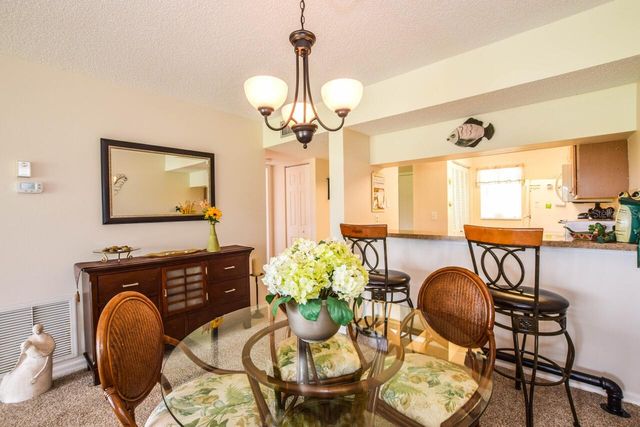 408 CERROMAR CIRCLE S 236, Venice, FL 34293