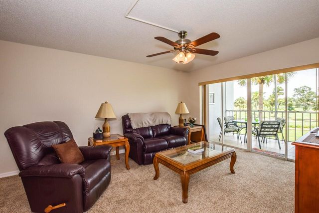 408 CERROMAR CIRCLE S 236, Venice, FL 34293