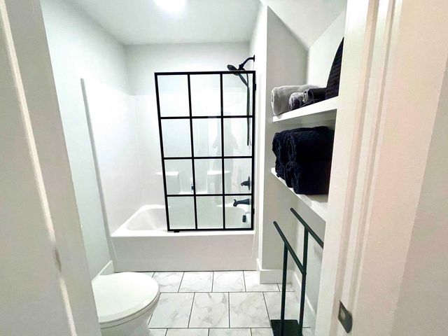 409 Shadow Oak Court, Boiling Springs, SC 29316