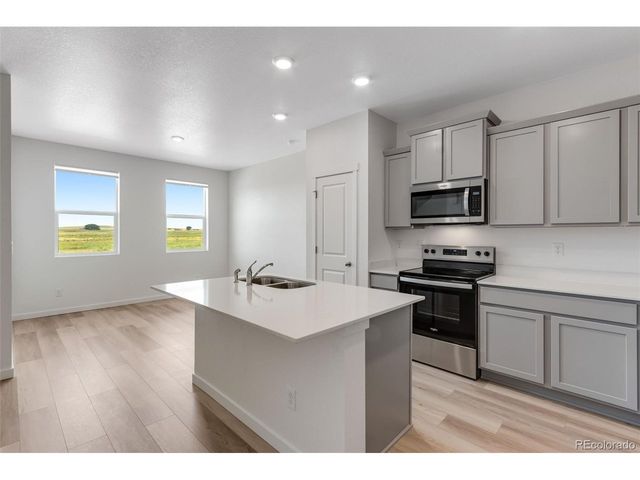 2403 Pinot Pl, Fort Lupton, CO 80621