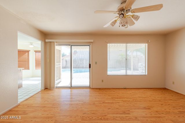 4333 E TANGLEWOOD Drive, Phoenix, AZ 85048