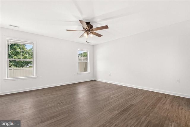 15 GRAINFIELD CT, Martinsburg, WV 25404