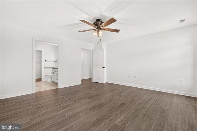 15 GRAINFIELD CT, Martinsburg, WV 25404