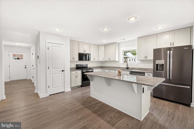 15 GRAINFIELD CT, Martinsburg, WV 25404