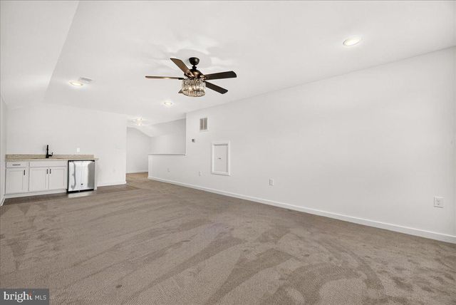 15 GRAINFIELD CT, Martinsburg, WV 25404