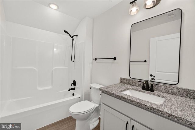 15 GRAINFIELD CT, Martinsburg, WV 25404