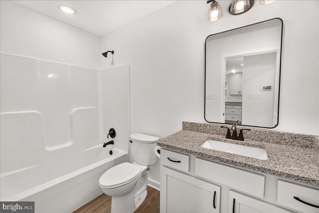 15 GRAINFIELD CT, Martinsburg, WV 25404