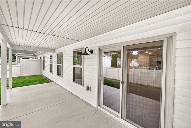 15 GRAINFIELD CT, Martinsburg, WV 25404