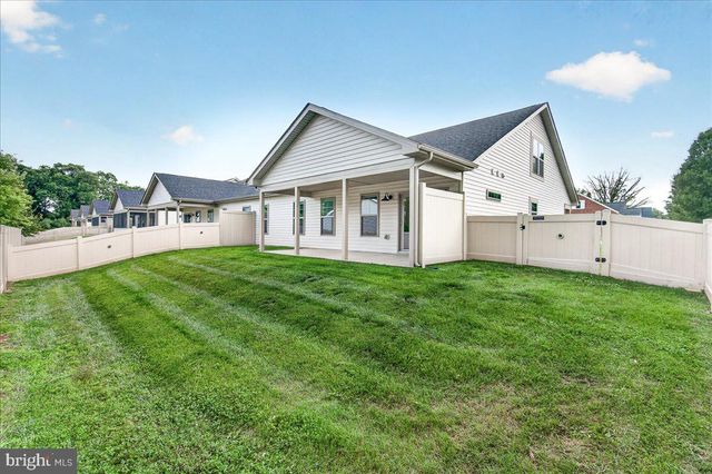 15 GRAINFIELD CT, Martinsburg, WV 25404