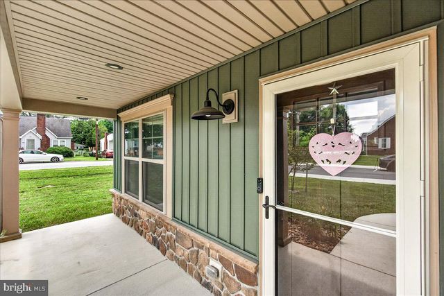 15 GRAINFIELD CT, Martinsburg, WV 25404