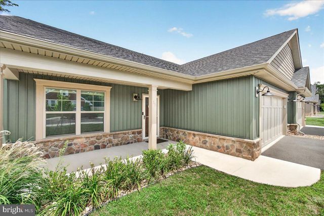 15 GRAINFIELD CT, Martinsburg, WV 25404