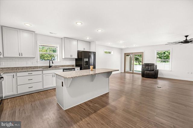 15 GRAINFIELD CT, Martinsburg, WV 25404