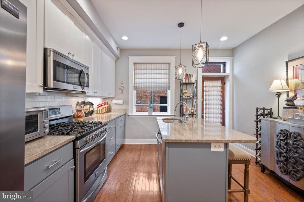 Image 12 of property listing at 603 S EATON ST, Baltimore, MD 21224