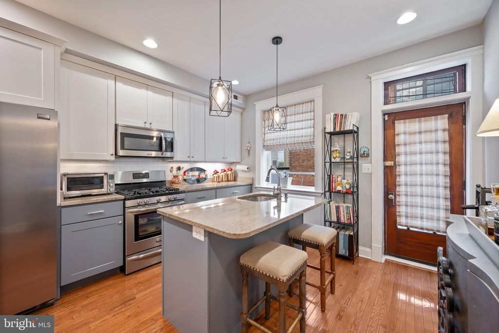 Image 13 of property listing at 603 S EATON ST, Baltimore, MD 21224