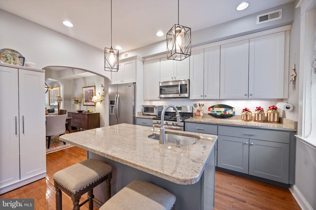 Image 14 of property listing at 603 S EATON ST, Baltimore, MD 21224