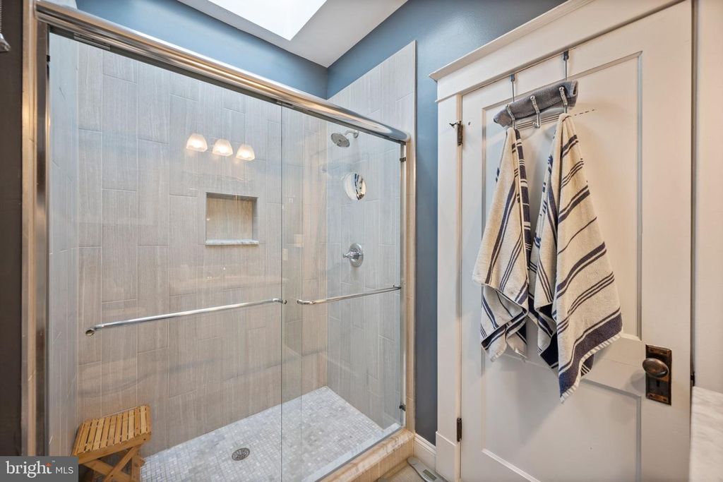 Image 26 of property listing at 603 S EATON ST, Baltimore, MD 21224