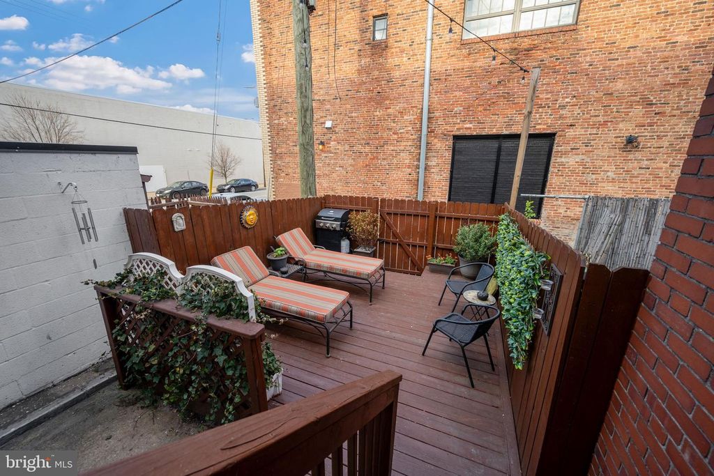 Image 36 of property listing at 603 S EATON ST, Baltimore, MD 21224
