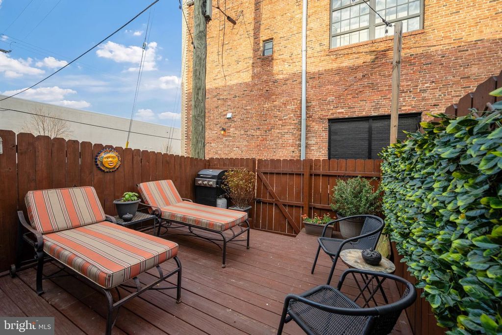 Image 37 of property listing at 603 S EATON ST, Baltimore, MD 21224