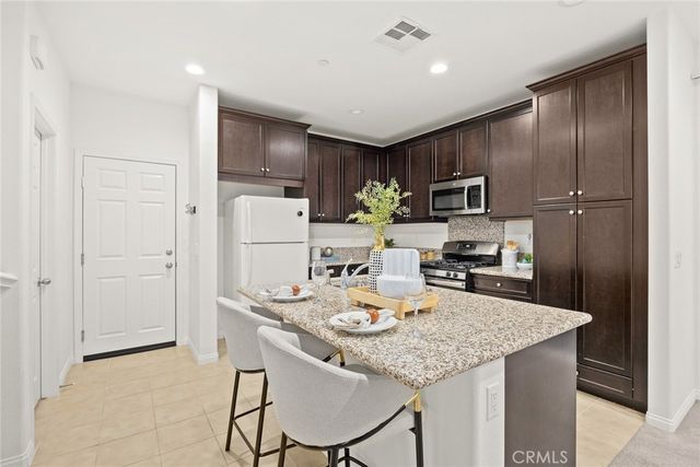 710 Banyan Way, Pomona, CA 91767