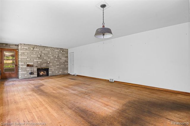 23161 Valley View Drive, Southfield, MI 48033