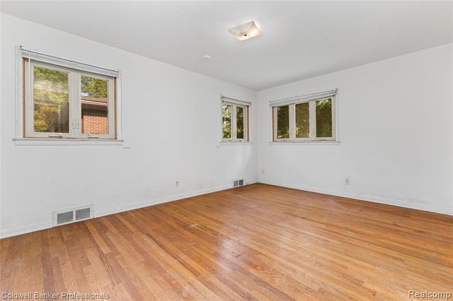 23161 Valley View Drive, Southfield, MI 48033