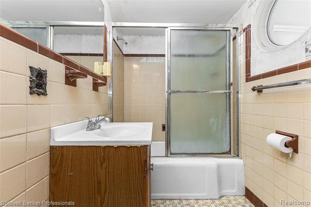 23161 Valley View Drive, Southfield, MI 48033
