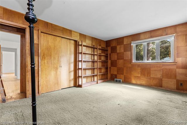 23161 Valley View Drive, Southfield, MI 48033
