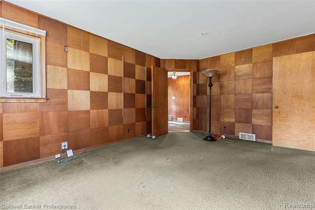 23161 Valley View Drive, Southfield, MI 48033