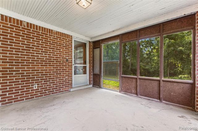 23161 Valley View Drive, Southfield, MI 48033