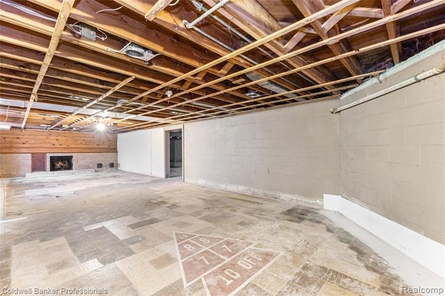23161 Valley View Drive, Southfield, MI 48033